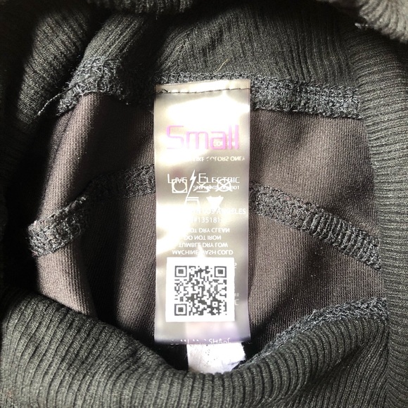 SOLD Electric Yoga Maternity Leggings, Size Small - Picture 5 of 6